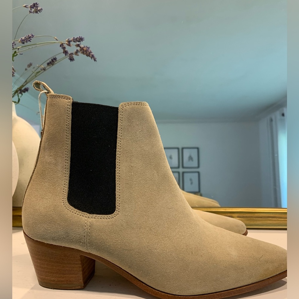 IRO Yvette tan suede Chelsea boots. Size 38